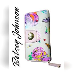 Betsey Johnson floral wallet